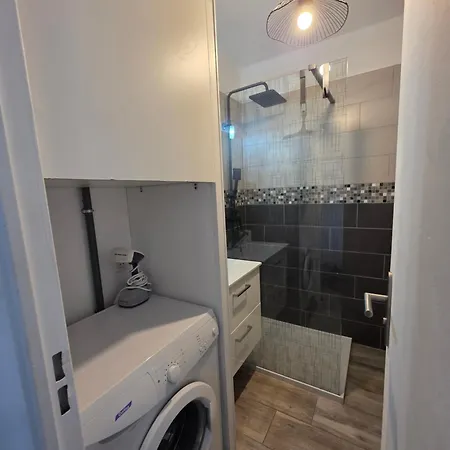 Mandrier Pin Rolland Climatise 2 Pers Parking Pinede, A Pied 아파트